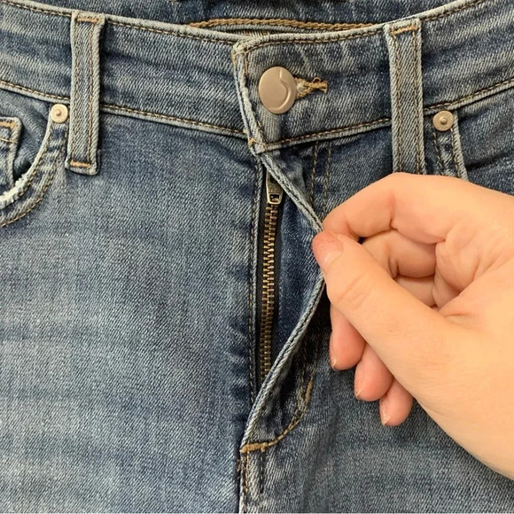 Joe's Jeans Women Lara Distressed Straight Ankle Jeans - Picture 6 of 12